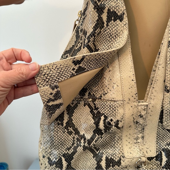 Alexis Hudson Chelsea Hobo Python Shoulder Bag Large Purse Snake Mob Wife - Picture 2 of 10